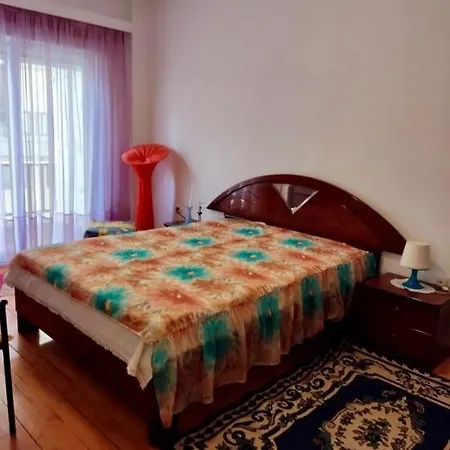 Marys House , Lovely 2-bedroom Apartment
