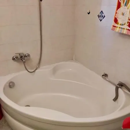 Marys House , Lovely 2-bedroom * Thessaloniki