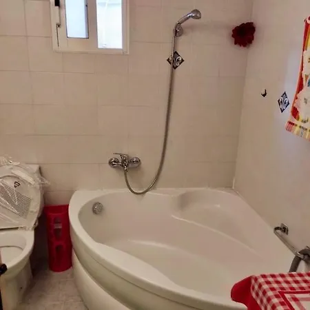 Marys House , Lovely 2-bedroom *